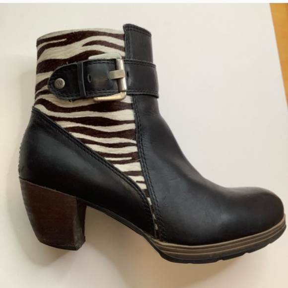 WOLKY Black Zebra Moto Ankle Boots Size 39 - Picture 15 of 15